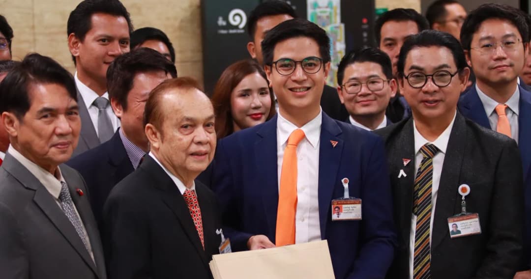 ‘ก้าวไกล’ ยื่นกม.เปลี่ยนประเทศเข้าสภาฯ อีก 3 ชุด ปลดล็อกท้องถิ่น-ป้องกันทุจริต-โอบรับความหลากหลาย