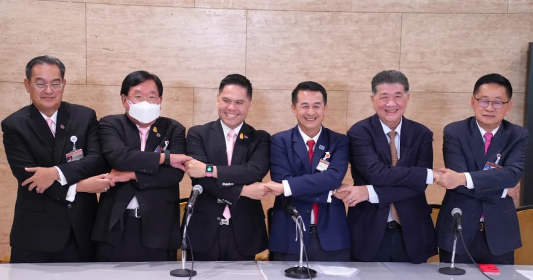 ‘เพื่อไทย’ ออกแถลงการณ์ แก้ 3 วิกฤตประเทศ ‘ชาติไทยพัฒนา’ ตอบรับ รวมเป็น 238 เสียง