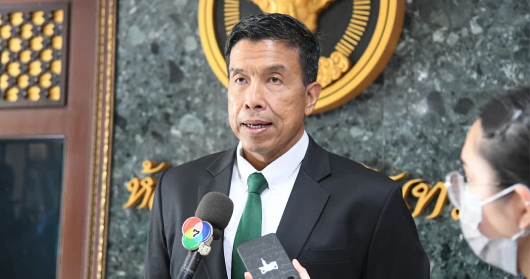 ผู้ว่าฯ ชัชชาติ สั่งตรวจสอบข้อกฎหมาย-รวบรวมข้อร้องเรียน ‘รูปปั้นครูกายแก้ว’