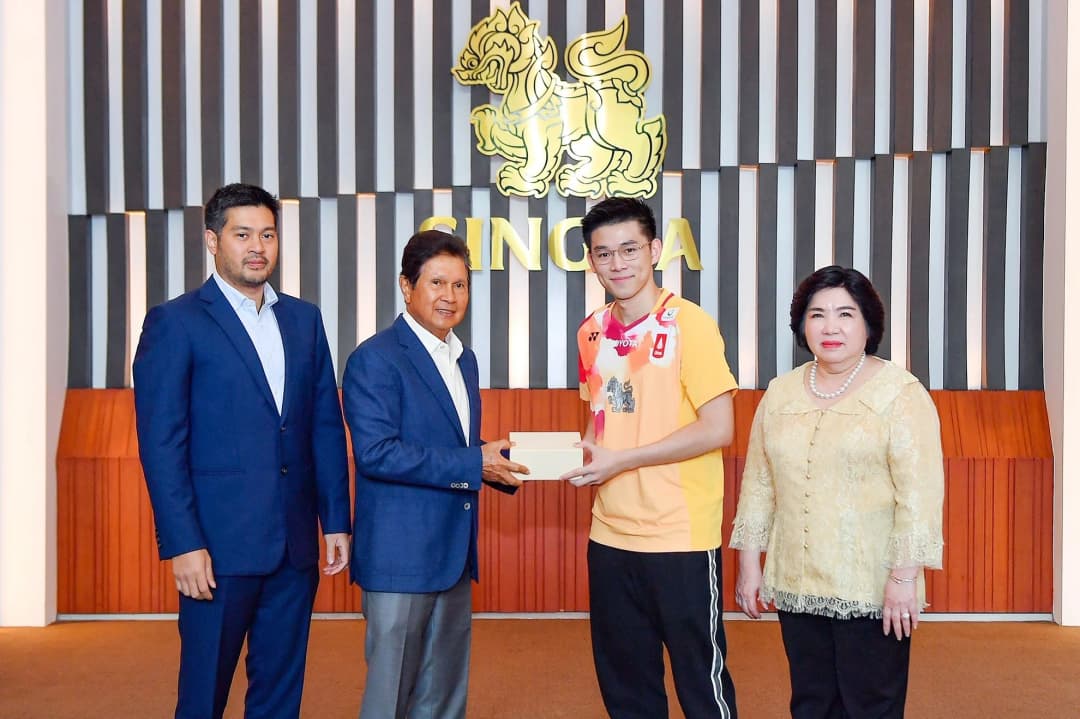 ‘วิว กุลวุฒิ’ เข้าขอบคุณ ‘สิงห์’ หลังคว้าแชมป์โลกแบดมินตันชายเดี่ยว รับเงินอัดฉีด 1.2 ล้าน