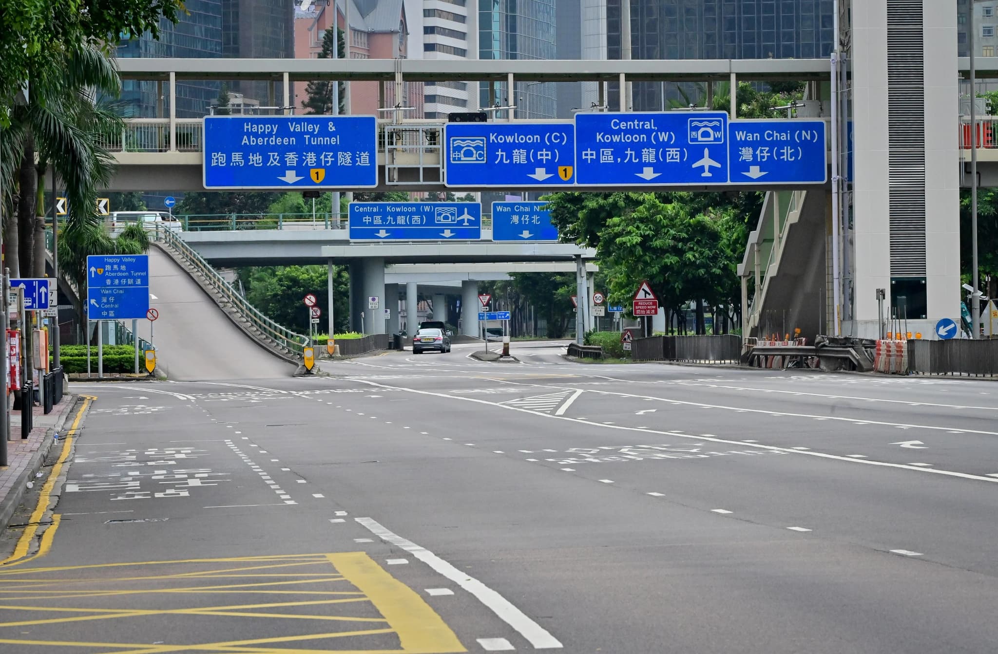 ฮ่องกงปิดเกาะเตรียมรับมือซูเปอร์ไต้ฝุ่น ‘เซาลา’ สั่งยกเลิก 366 เที่ยวบิน