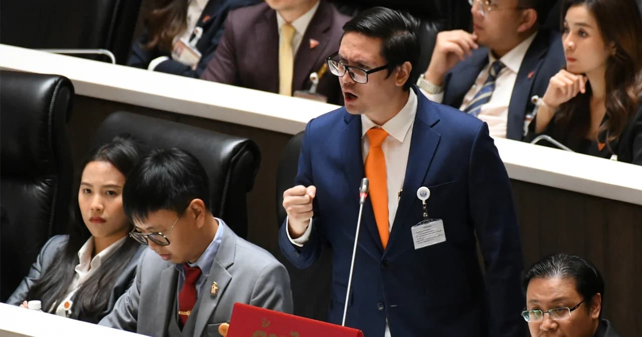 ‘รังสิมันต์ โรม’ เปิดคลิปเสียง จี้ถาม ‘เศรษฐา’ แก้ปัญหาระบบอุปถัมภ์ของตำรวจ