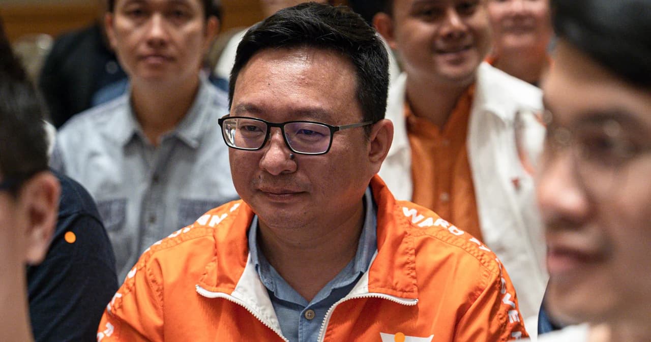 รู้จัก ‘ชัยธวัช ตุลาธน’ ขงเบ้งแห่งก้าวไกล ขึ้นแท่น หัวหน้าพรรคคนใหม่ รับตำแหน่ง ‘ผู้นำฝ่ายค้าน’