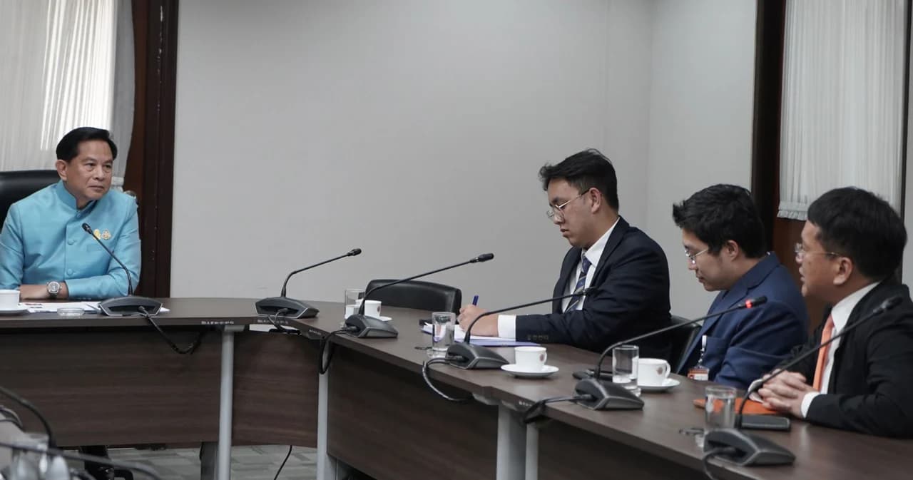 ‘พีระพันธุ์’ เชิญ สส.ก้าวไกล หารือปัญหาพลังงาน-เผย ‘เบนซิน’ มีแนวโน้มลดราคาได้อีก