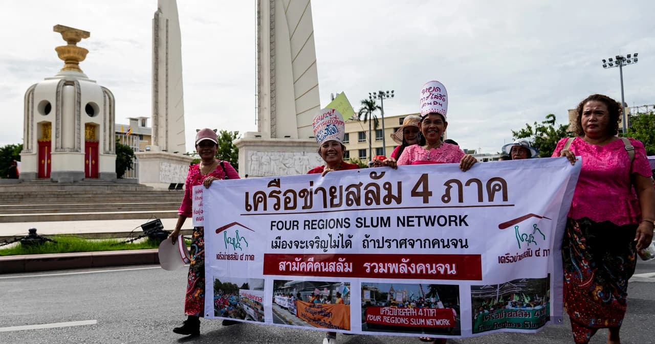 ‘วันที่อยู่อาศัยโลก’ เครือข่ายสลัม 4 ภาค เรียกร้องที่อยู่อาศัย ‘คนจนเมือง’