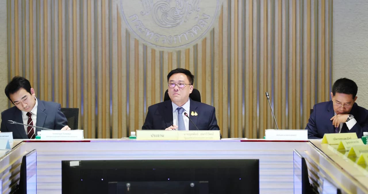 3 ทางเลือกใหม่ ยึดฐานเงินเดือน-เงินฝาก เสนอ นายกฯ เคาะ ‘ดิจิทัลวอลเล็ต’ ให้ใช้ได้ทั้งอำเภอ จากเดิมรัศมี 4 กม.