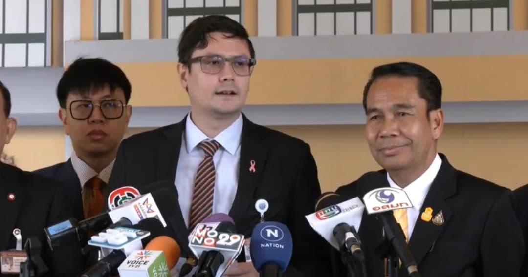 ‘รังสิมันต์’ เผยหลังหารือ ‘สุทิน’ เสนอกองทัพซื้ออาวุธอื่น แทนเรือดำน้ำ