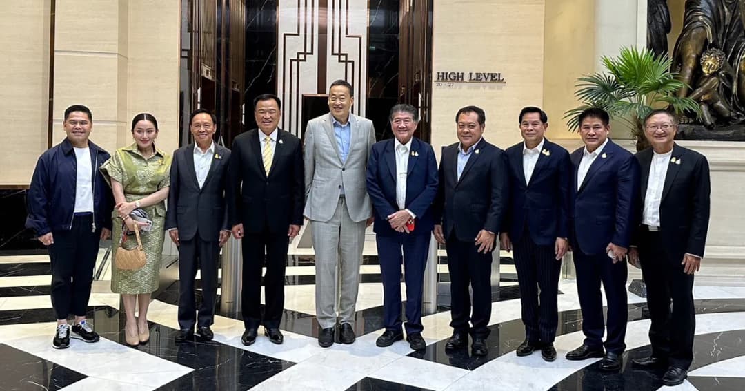 ‘เศรษฐา’ ดินเนอร์ หัวหน้า-แกนนำ 6 พรรคร่วมรัฐบาล ชื่นมื่น