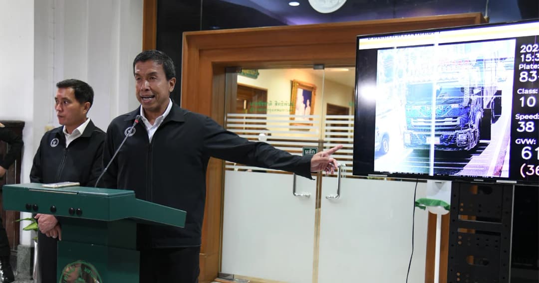 ‘ชัชชาติ’ พบข้อมูลรถบรรทุก ถนนทรุด สุขุมวิท 64/1 เคยบรรทุกน้ำหนักเกิน