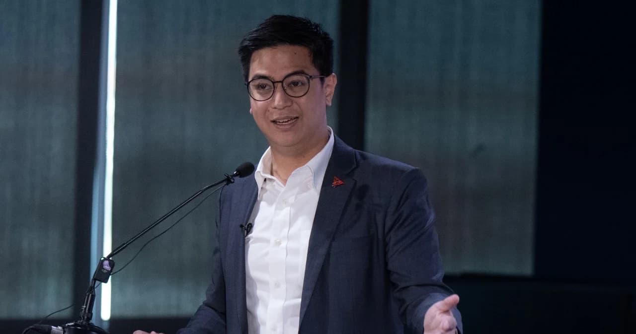 ‘ก้าวไกล’ เรียกร้อง นายกฯ รับรอง 14 ร่างกม.เกี่ยวการเงิน ให้เข้าสภาฯ ทันเปิดสมัยประชุม 12 ธ.ค.นี้