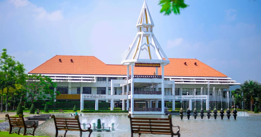 เด็ก มธ. ชวนสร้าง ‘ค่านิยมใหม่’ วันรับปริญญา ใช้วาระเฉลิมฉลองบัณฑิต เป็นสะพานเชื่อมโอกาสสู่สังคม