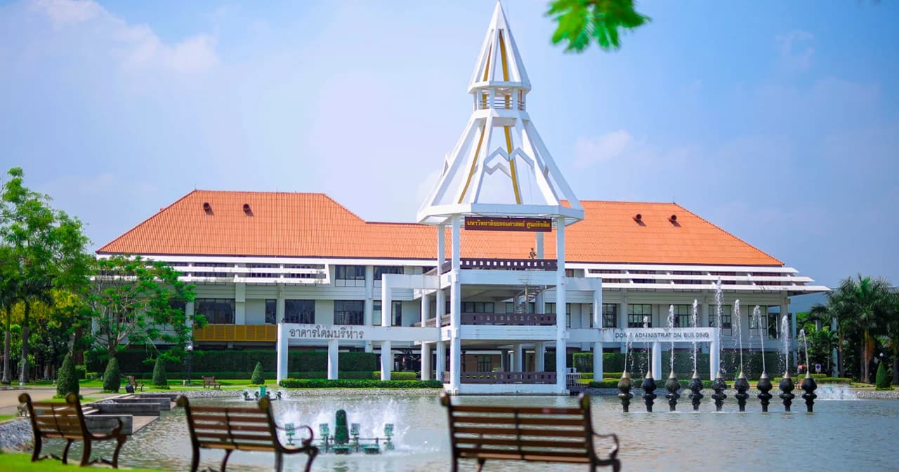 เด็ก มธ. ชวนสร้าง ‘ค่านิยมใหม่’ วันรับปริญญา ใช้วาระเฉลิมฉลองบัณฑิต เป็นสะพานเชื่อมโอกาสสู่สังคม