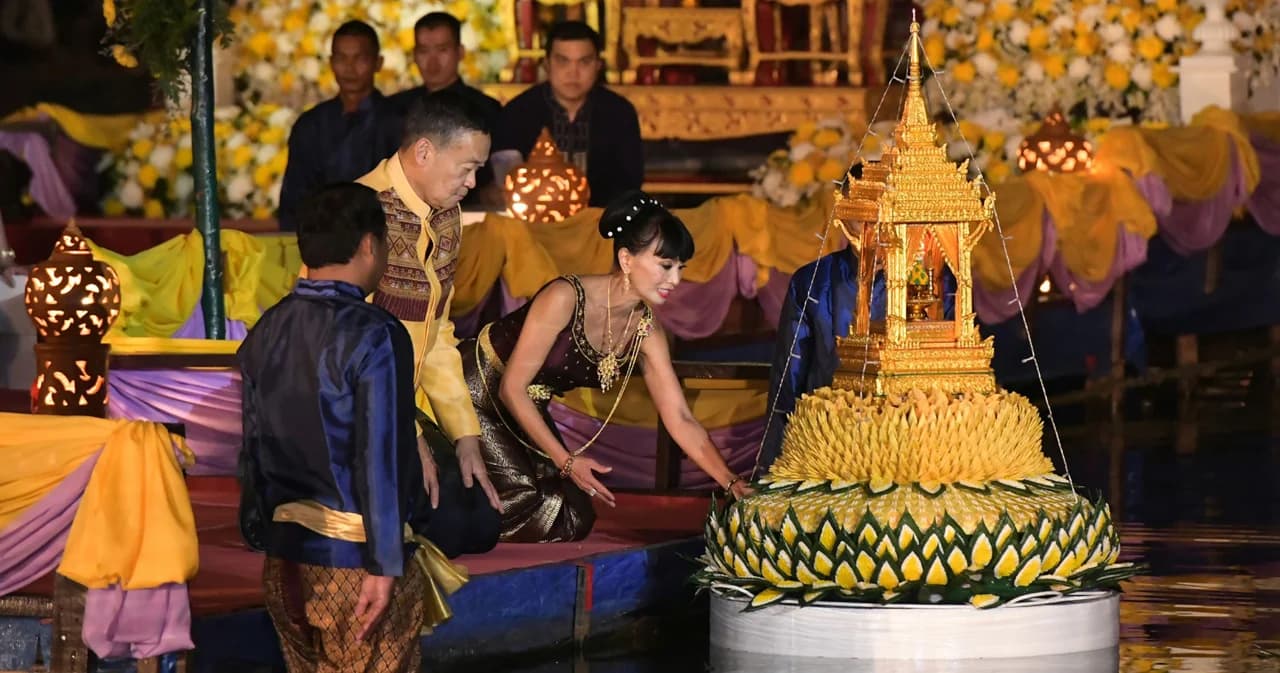 นายกฯ ‘เศรษฐา’ ร่วมพิธีเผาเทียน และพิธีลอยประทีปพระราชทาน ที่ จ.สุโขทัย