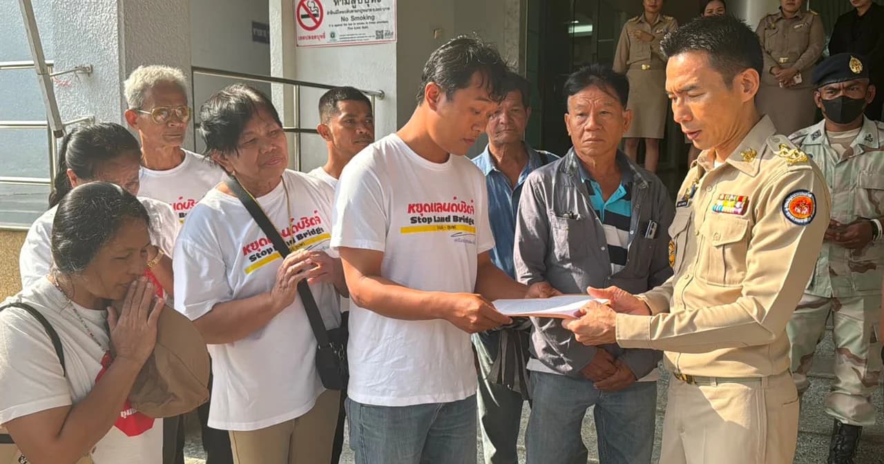 ‘เครือข่ายรักษ์พะโต๊ะ’ ยื่นหนังสือ ขอพบนายกฯ ‘เศรษฐา’ ปม ‘แลนด์บริดจ์’ ช่วงครม.สัญจร จ.ระนอง 23 ม.ค.นี้