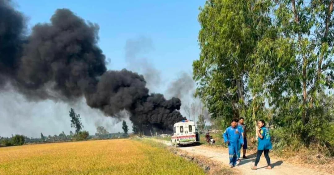 พลุระเบิด ในโรงงาน จ.สุพรรณบุรี ปภ.ระบุเบื้องต้นมีผู้เสียชีวิต 20 ราย บาดเจ็บจำนวนมาก