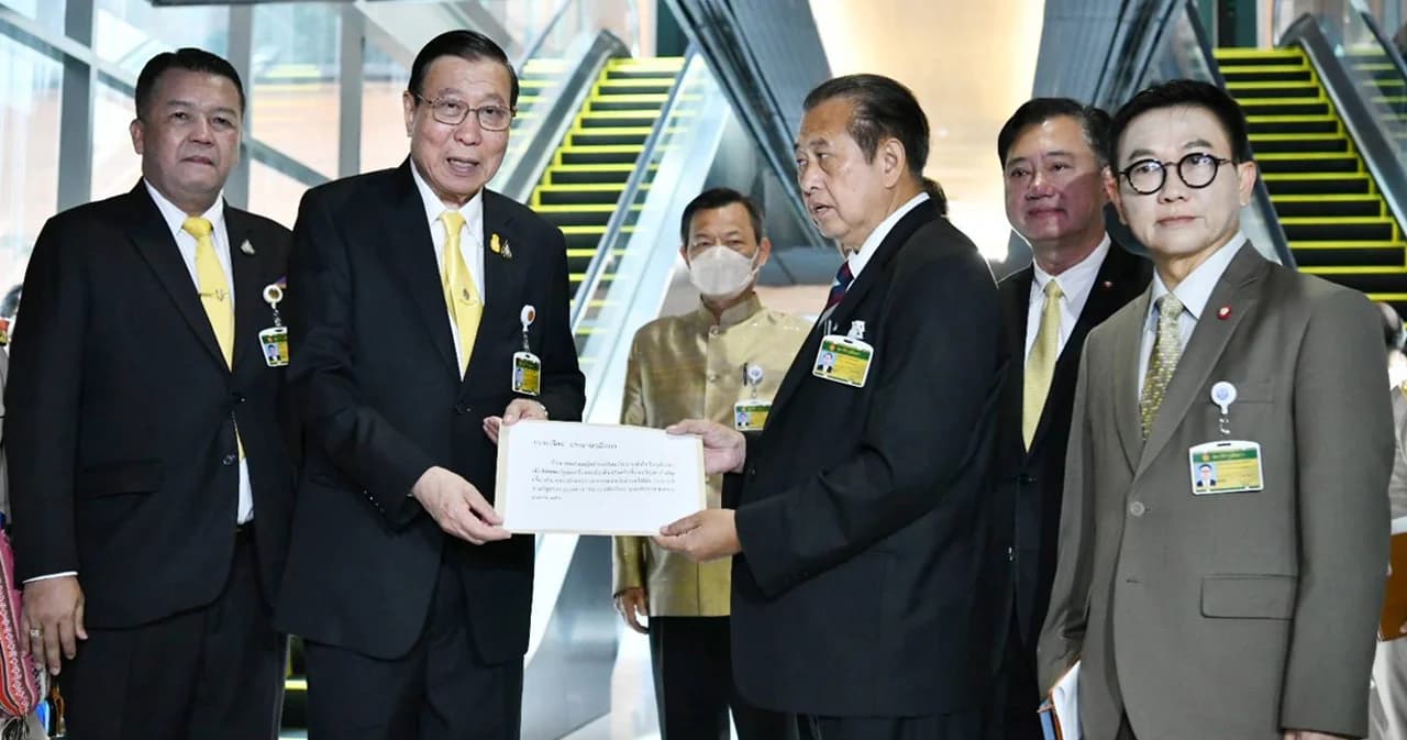 ‘98 สว.’ ยื่นญัตติ อภิปรายทั่วไปแล้ว ขอเวลา 2 วัน ย้ำไม่มีเจตนาล้มรัฐบาล