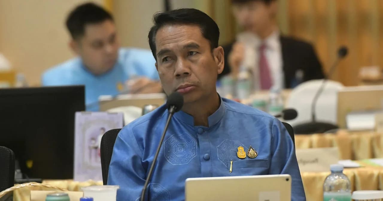 ‘สุทิน’ เผยพรุ่งนี้ (24 ม.ค.) ลงนามแต่งตั้งคกก.ศึกษาเรือดำน้ำ เตรียมเชิญ ‘วิโรจน์’ ก้าวไกล ร่วมด้วย