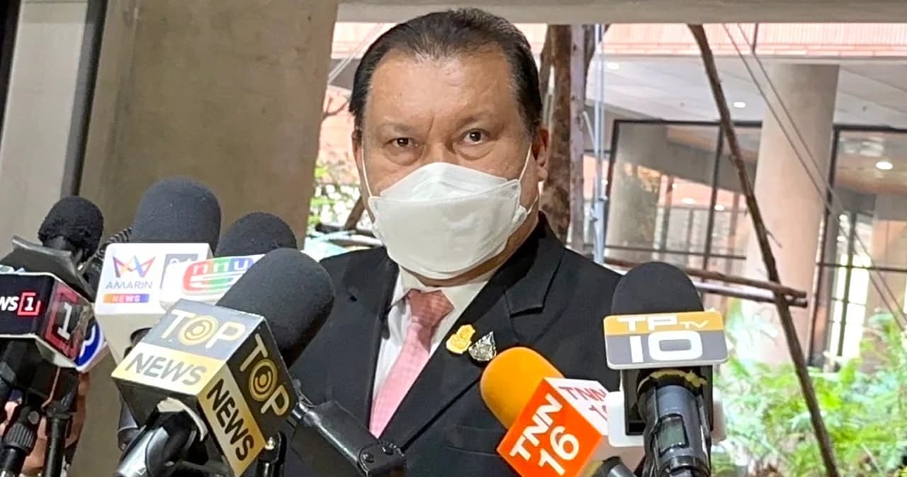 ‘สนธิญา’ บุกร้อง ‘วันนอร์’ สอบ ‘ธนาธร’ นั่ง กมธ.โอนธุรกิจกองทัพ จี้ ‘พิธา’ ไม่รับเงินเดือนช่วงพักงาน