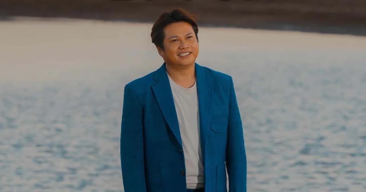 ‘อีกนิดนะ’ เพลงที่เป็นเหมือนอ้อมกอดของคนไกล จาก ‘พลพล’