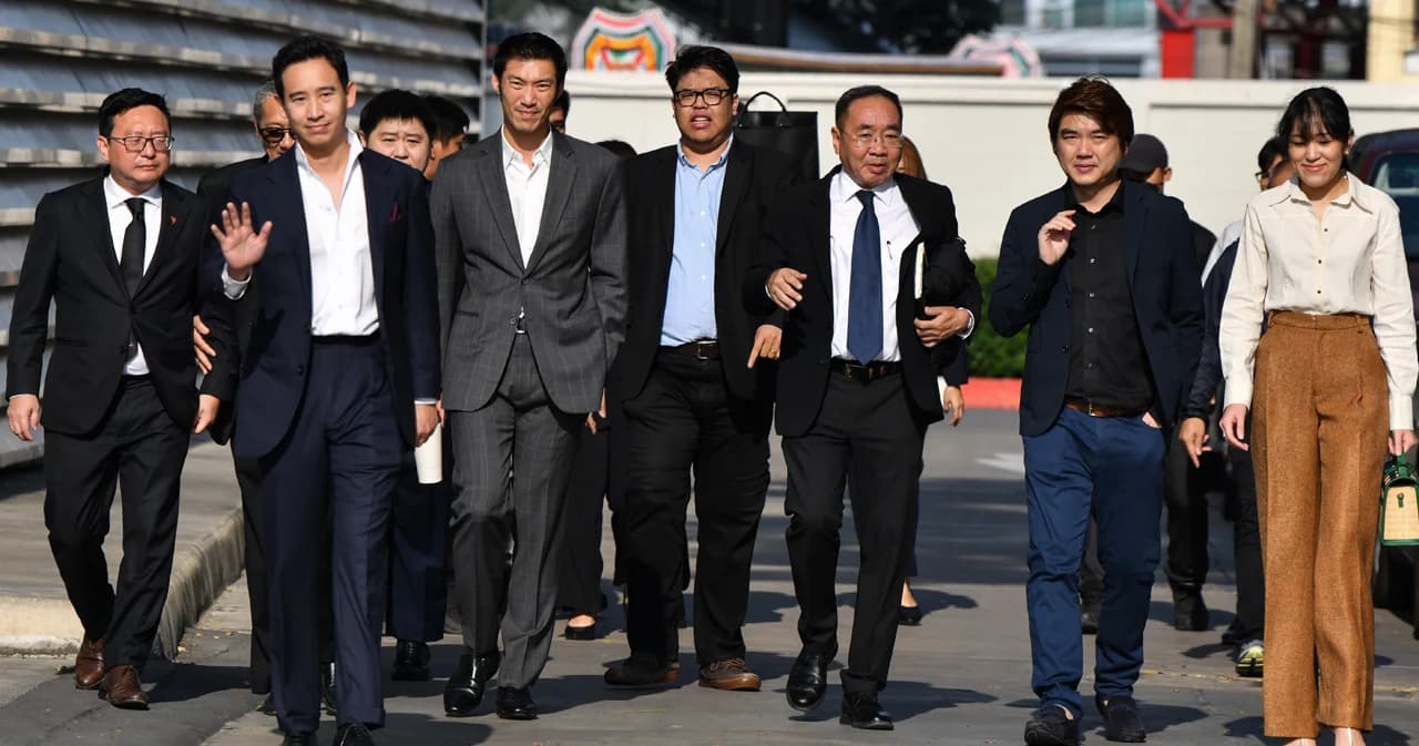 ‘ธนาธร-ปิยบุตร-พรรณิการ์-พิธา’ ฟังคำพิพากษา คดีแฟลชม็อบ ปี 62