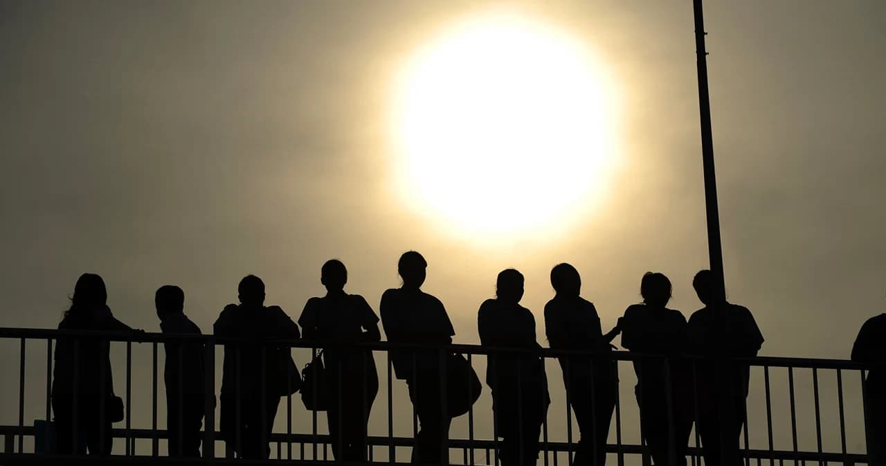 กรมอุตุฯ เผย ฤดูร้อน ปี 67 เริ่มสิ้นเดือนนี้-สูงสุดตั้งแต่ 44 องศาฯ จับตา 5 จังหวัดเตรียมร้อนติดอันดับ