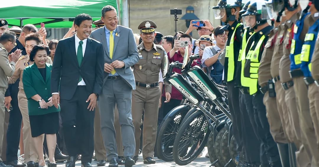 ‘เศรษฐา’ เยี่ยมกทม. ยันนโยบายสอดคล้องวิสัยทัศน์ 8 ด้านของรัฐบาล ฝากเร่งแก้ แท็กซี่เถื่อน-ไกด์เถื่อน-PM 2.5