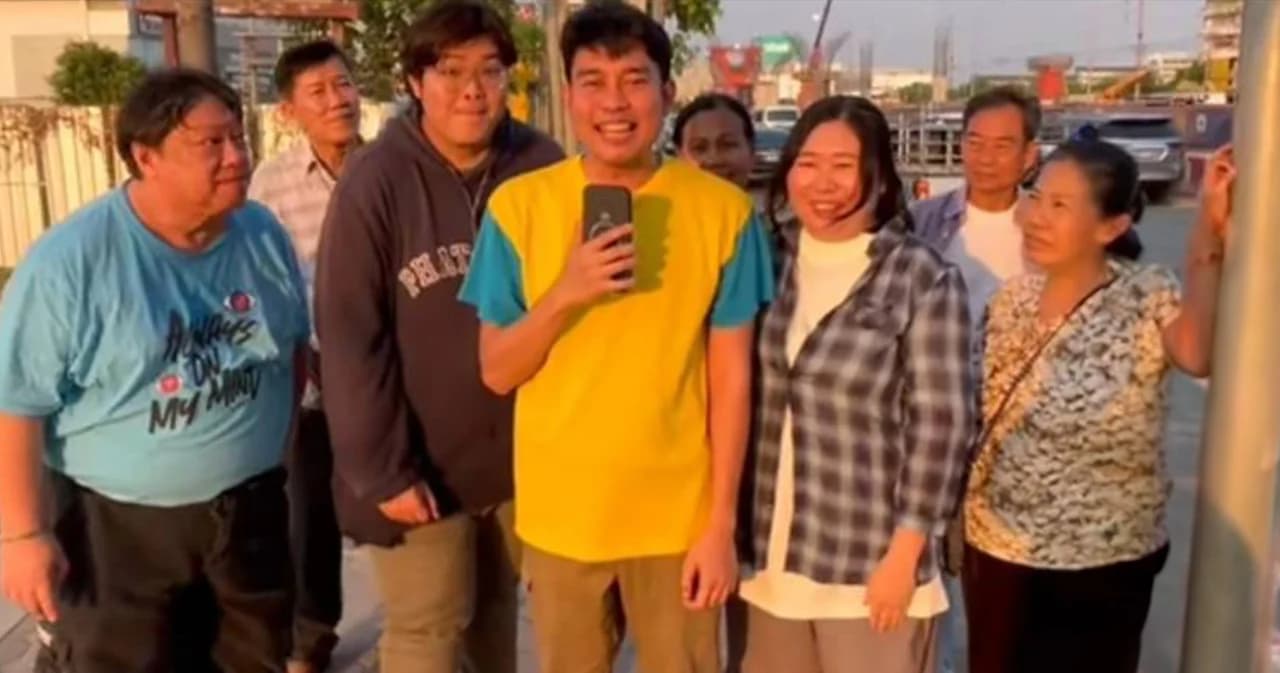 ไวรัล ‘สุขชาวบ้าน’ กลับมาอีกครั้ง ผ่านไป 20 ปี ‘ถนนพระราม 2’ ก็ยังสร้างไม่เสร็จ