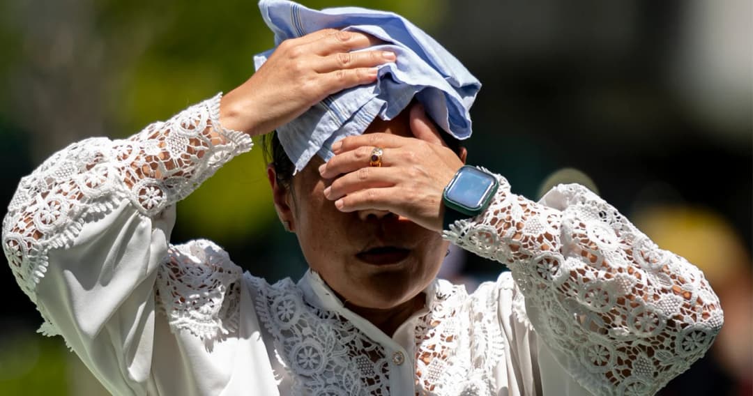 รวมบรรยากาศช่วงกลางวันของกรุงเทพฯ ในวันที่ค่าดัชนีความร้อนพุ่งทะลุ 40 องศาฯ มีฟ้าหลัว