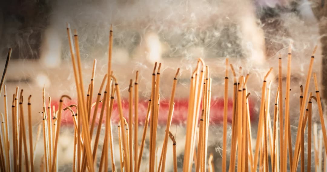 ทำเต็มที่แล้ว แต่ทางออกไม่มี รายได้ไม่พอ เลยต้องพึ่งสิ่งศักดิ์สิทธิ์ คนไทยถึง 88% จึงเชื่อเรื่อง ‘มูเตลู’