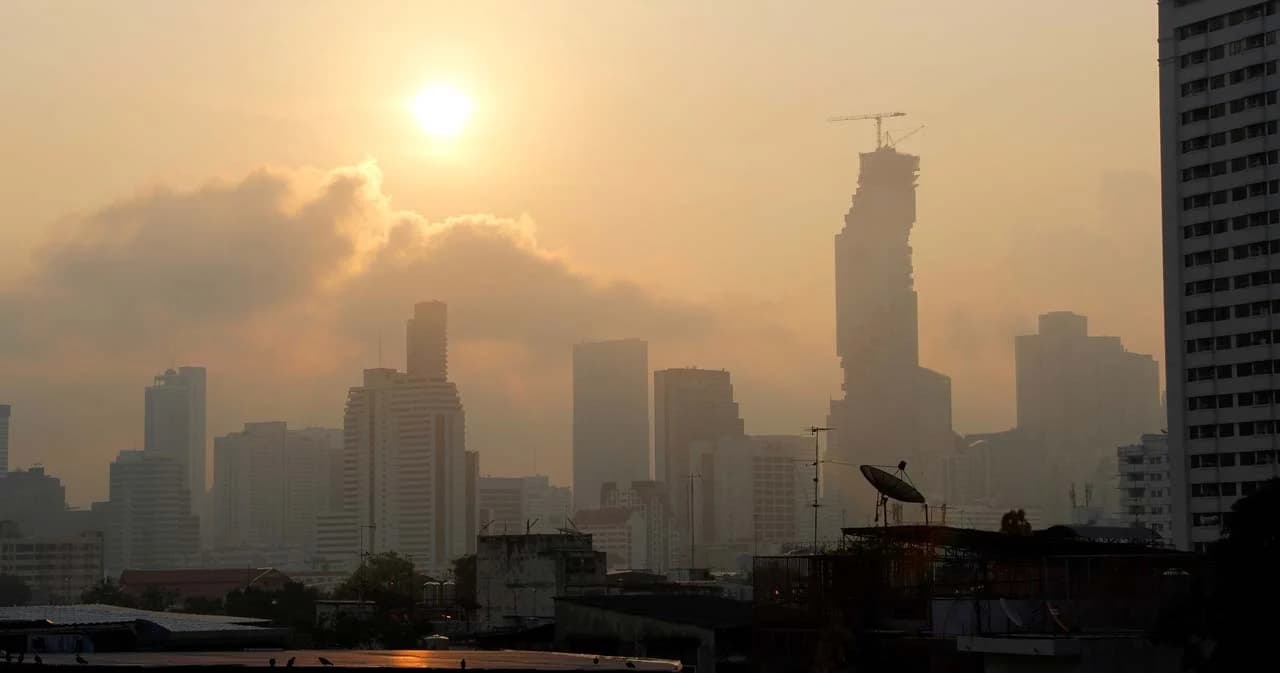 เปิด 3 สาเหตุ ‘กลิ่นไหม้’ ทั่วพื้นที่ กทม. ค่า PM 2.5 เช้านี้เกินมาตรฐาน 25 พื้นที่