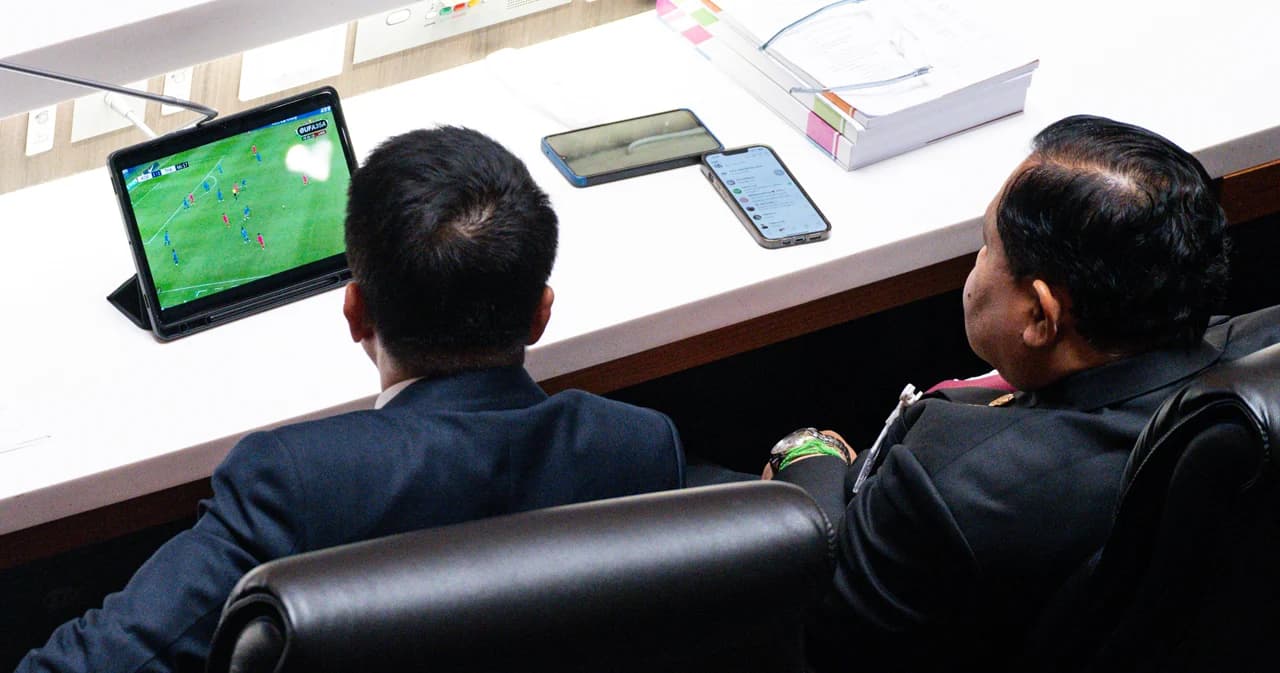 บรรยากาศ ประชุมสภาฯ พิจารณาร่างพ.ร.บ.งบฯ ปี 67 วาระ 2 วันที่ 2