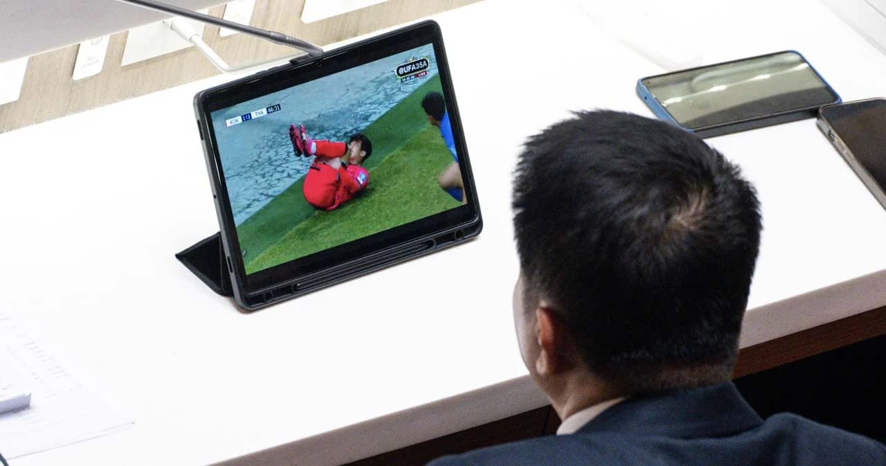 กระทรวงดิจิทัลฯ สั่งปิดเว็บดูบอลเถื่อน หลังไวรัลภาพ สส. แอบดูในสภาฯ