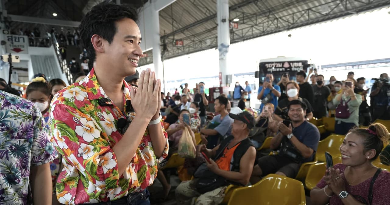 ‘พิธา-ศุภณัฐ’ สำรวจ ‘หมอชิต 2’ แนะรัฐบาลปรับปรุงระบบขนส่งที่มีอยู่เดิมแทนสร้างใหม่