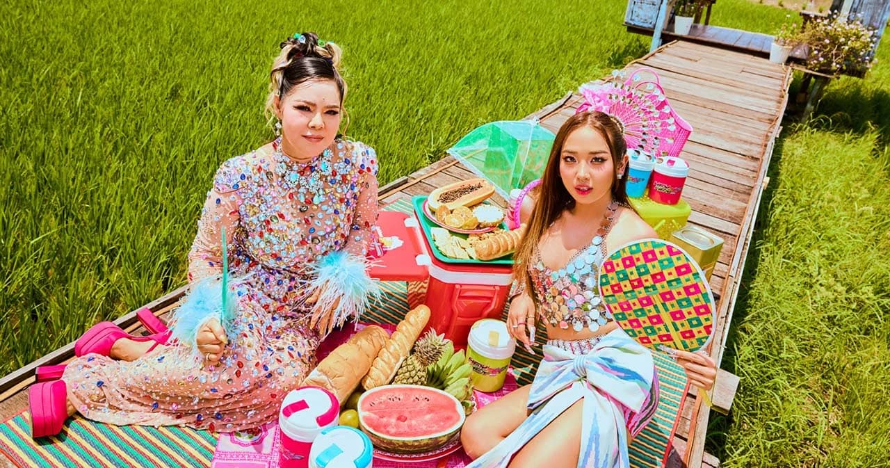 ‘MILLI’ คัมแบ็กจัดเต็ม ชวนตำนานเพลงลูกทุ่งเมืองไทย ‘ฮาย อาภาพร’ มาม่วนจอยในเพลงใหม่ ‘HEY HEY’