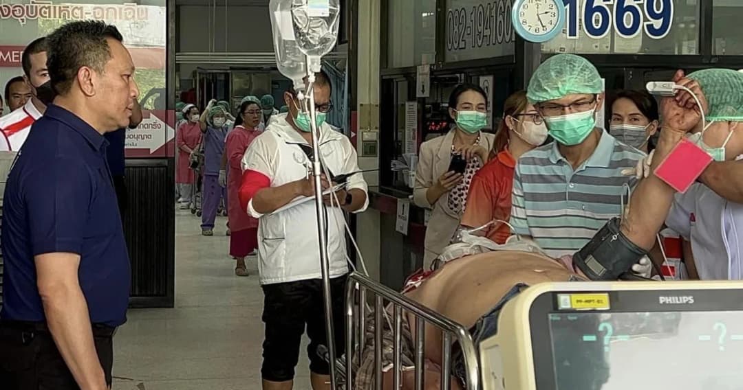 เชียงใหม่ รถเจ้าหน้าที่ดับไฟป่า พุ่งตกดอย บาดเจ็บ 14 คน ในจำนวนนี้อาการสาหัส 6 คน