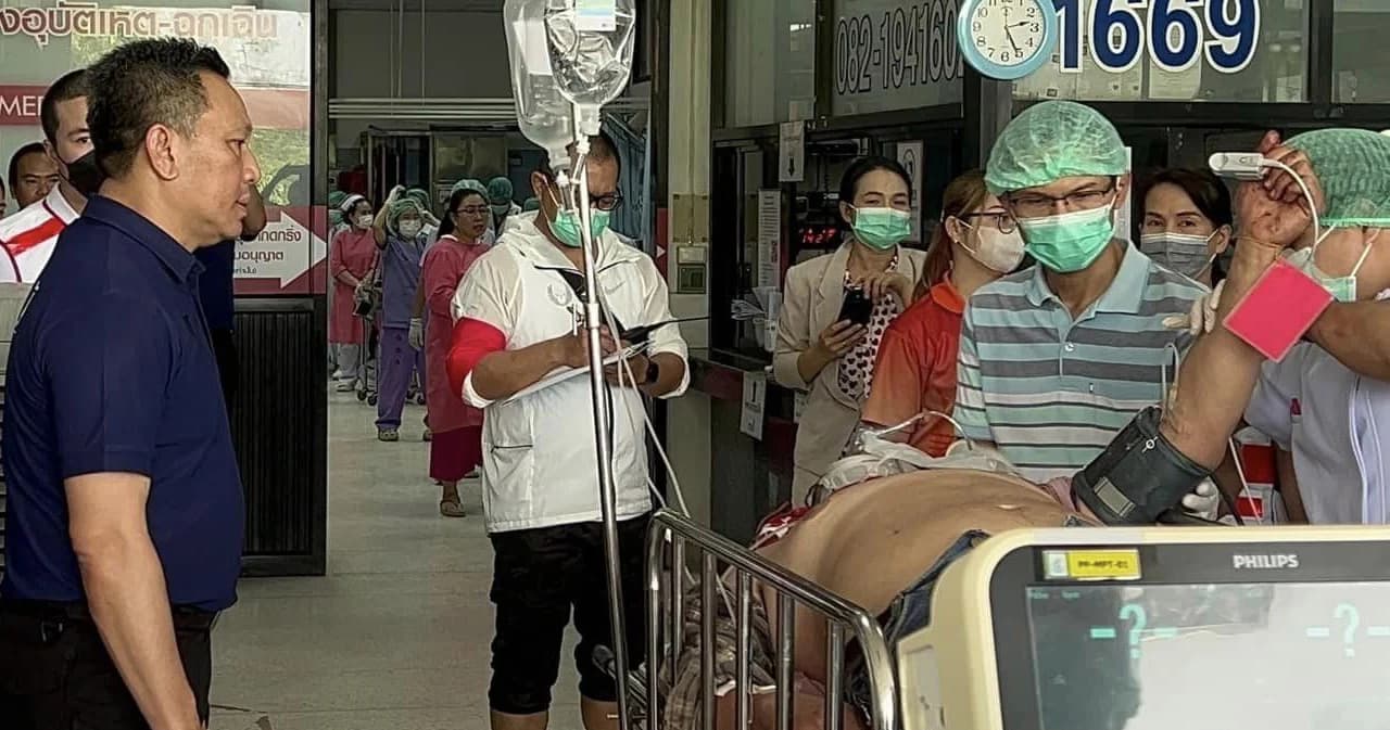 เชียงใหม่ รถเจ้าหน้าที่ดับไฟป่า พุ่งตกดอย บาดเจ็บ 14 คน ในจำนวนนี้อาการสาหัส 6 คน