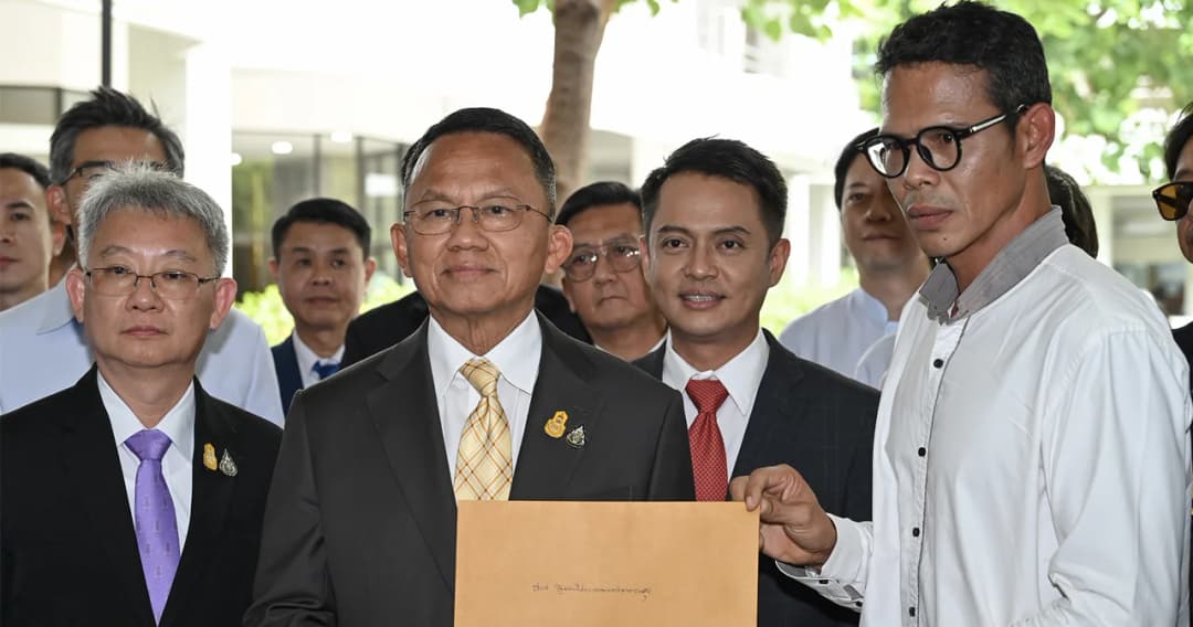 เครือข่ายกัญชา บุก สธ. ค้าน ‘กัญชา’ กลับไปเป็นยาเสพติด