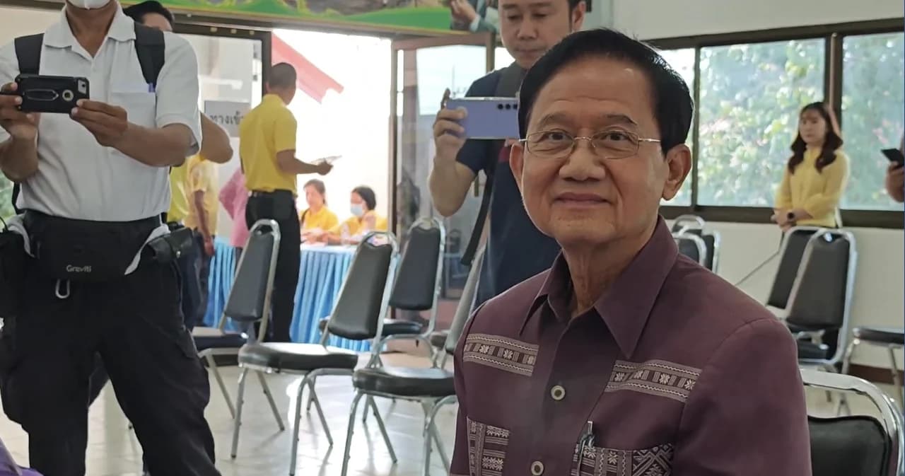 รับสมัคร สว. เชียงใหม่ คึกคัก ‘สมชาย วงศ์สวัสดิ์’ อดีตนายกฯ โผล่ลงชิงเก้าอี้