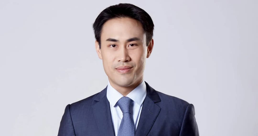 ศาลฯ สั่งจำคุก 6 เดือน ‘สกุลธร’ น้อง ‘ธนาธร’ คดีติดสินบน 20 ล้าน เช่าที่ดินทรัพย์สินฯ