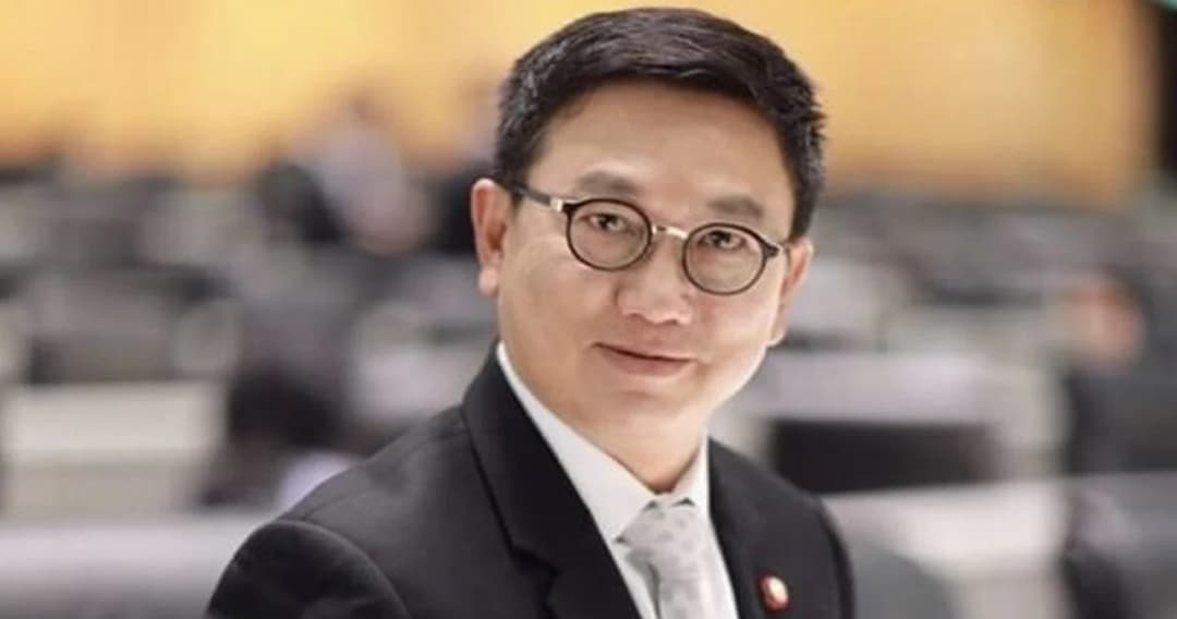 ‘ดิเรกฤทธิ์’ แจงเหตุลาออก กมธ.ฯ รับน้อยใจถูก สว. ด้วยกัน ตำหนิ ปมยื่นศาลรธน. สอย ‘เศรษฐา’