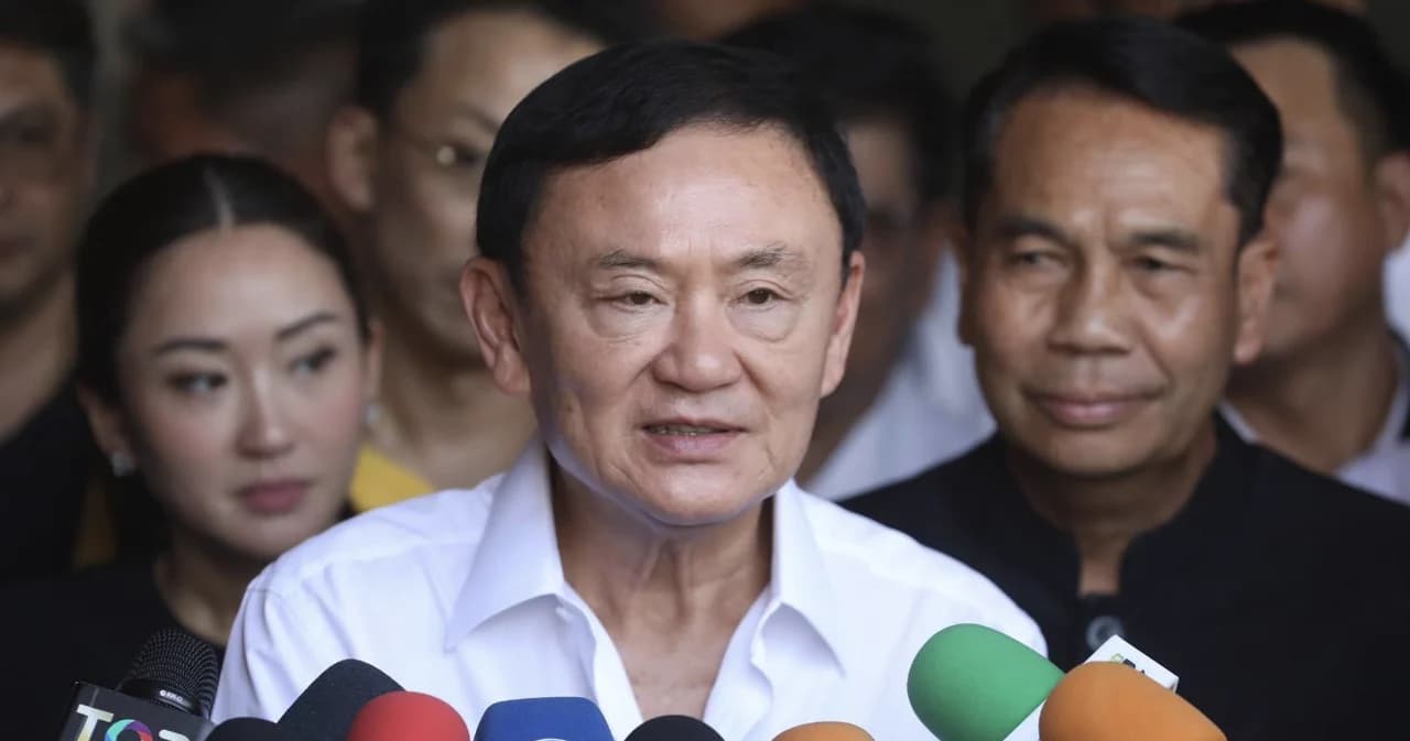 ‘ทักษิณ’ มั่นใจ 40 สว. ล้ม ‘เศรษฐา’ ไม่ได้ แค่สร้างความวุ่นวาย ลั่น ‘สุวัจน์’ จะมาเป็นกำลังหลักของ ‘เพื่อไทย’