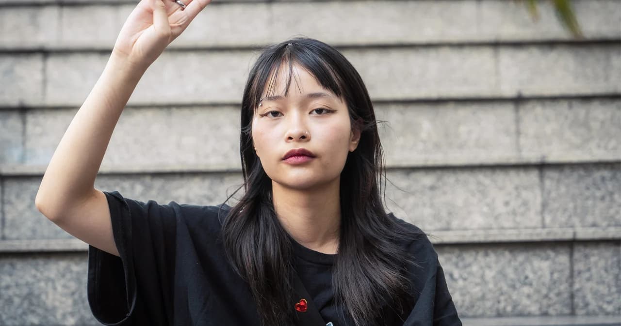 ศาลให้ประกันตัว 'ตะวัน' คดี ม.116 โดยมีเงื่อนไขให้ใส่กำไล EM หลังถูกคุมขัง รวม 104 วัน