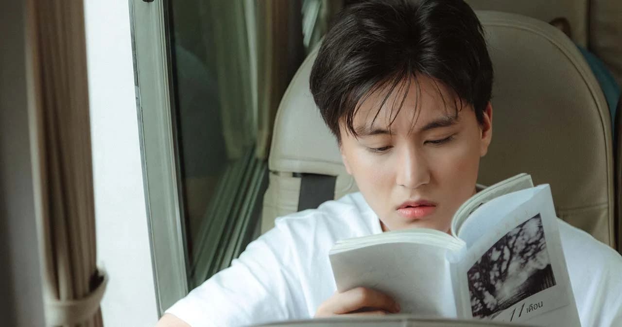 ‘บูม-สหรัฐ’ ปล่อยซิงเกิลใหม่ ‘ทฤษฎี 11 เดือน’ ถ่ายทอดความรู้สึกการลืมใครสักคนของเด็กหนุ่มวัย 20 ปี