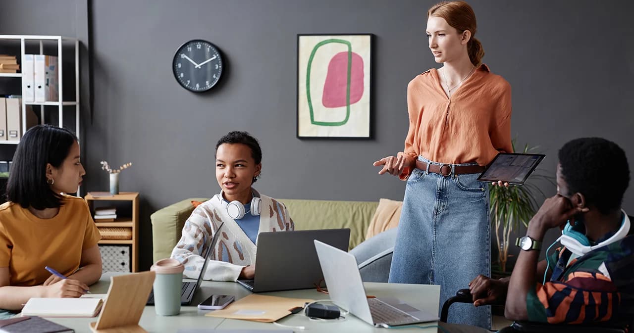 สังคมที่ทำงาน Gen Z ชอบแสดงความเห็นอิสระ แต่รุ่นใหญ่มอง ‘โผงผาง‘ เกินไป