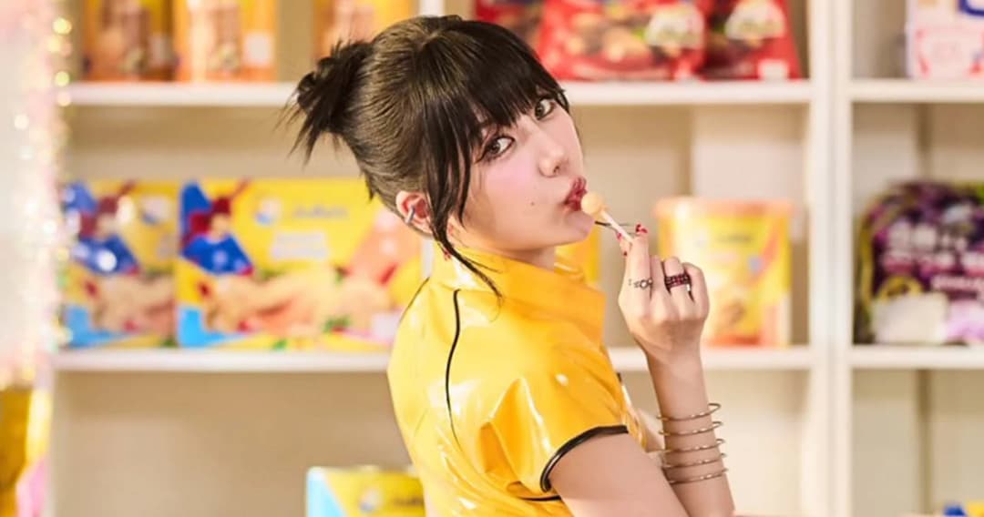 ‘BENZ KHAOKHWAN’ ปรับลุคสดใส ขี้เล่น ในซิงเกิลใหม่ ‘คิดดีไม่ได้เลย (RIPE)’ ที่บอกเล่าความรักสุดกวนแบบน่ารัก