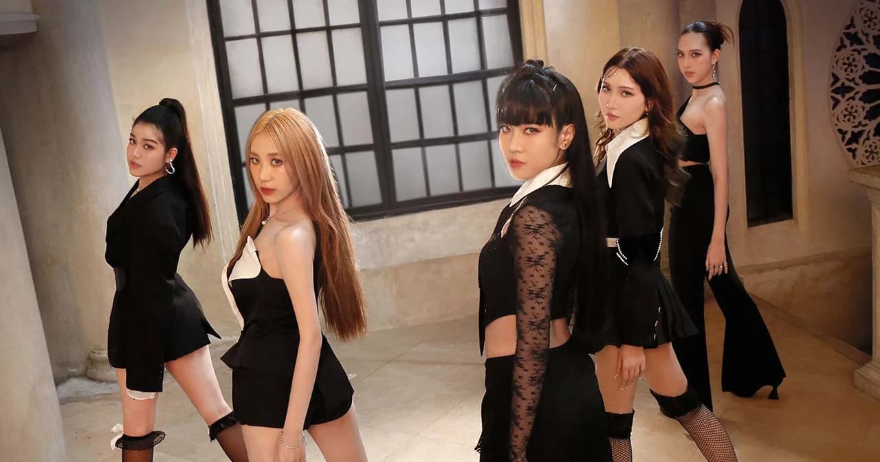 ‘DE GIFT’ โชว์เสน่ห์ร้อง-เล่น-เต้น ในซิงเกิล ‘ชวนเสว(นา) Shall We’