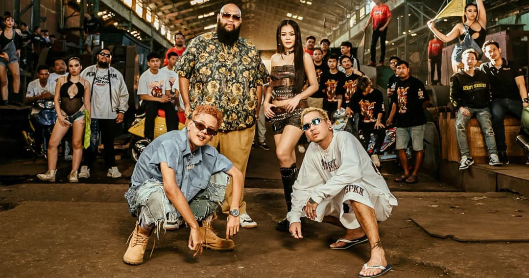 4 ตัวตึงแห่งวงการ ในซิงเกิ้ล ‘ไม่สนิทบิดหมด’ F.HERO Ft. JSPKK x ลำไย ไหทองคำ x M-PEE