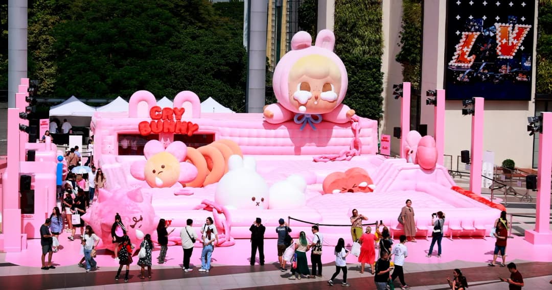 ปักหมุดคาแรคเตอร์สุดคิวท์ไซซ์ยักษ์ใจกลางกรุงเทพฯ CryBunny และ CryTeddy