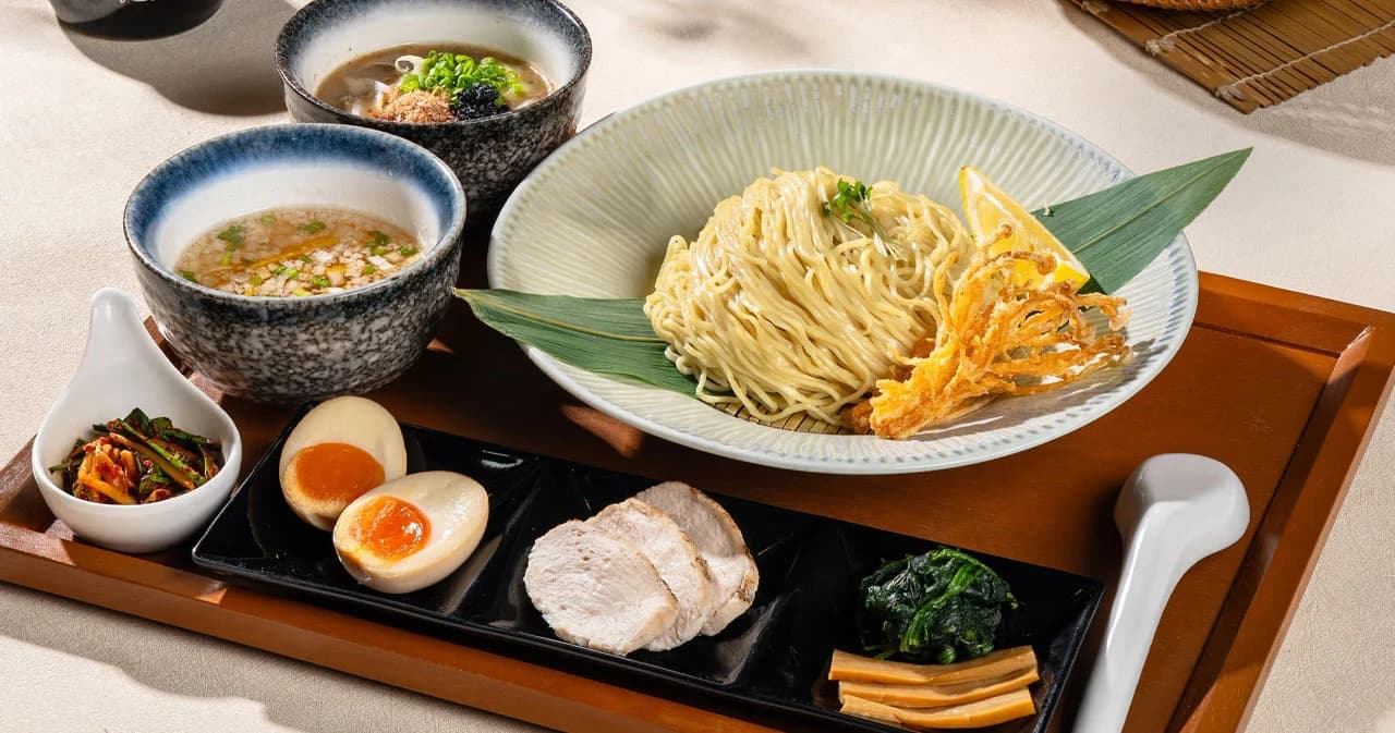 ราเมน คาเก็ตสึ อาราชิ ส่งเมนูสุดว้าว ซารุ แอนด์ ทซึเคะ ราเมน อร่อยร้อน-เย็นในเซ็ตเดียว