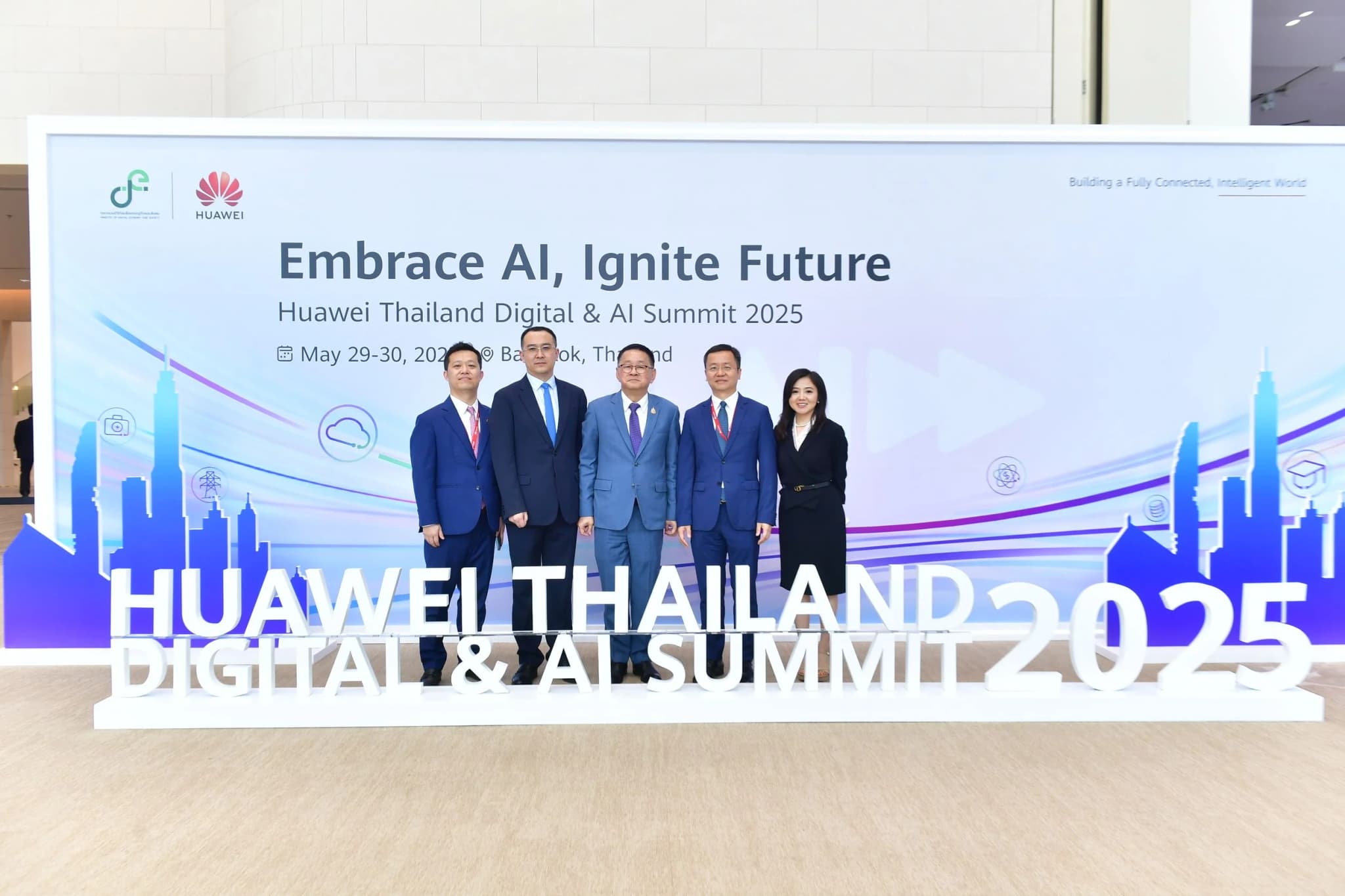 ไทยเร่งเปลี่ยนผ่านสู่ยุคดิจิทัลด้วย AI ตั้งเป้าสู่การเป็นศูนย์กลางด้านดิจิทัลและ AI ของอาเซียน